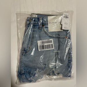 Abercrombie Curve Love Mid-Rise Mom Short